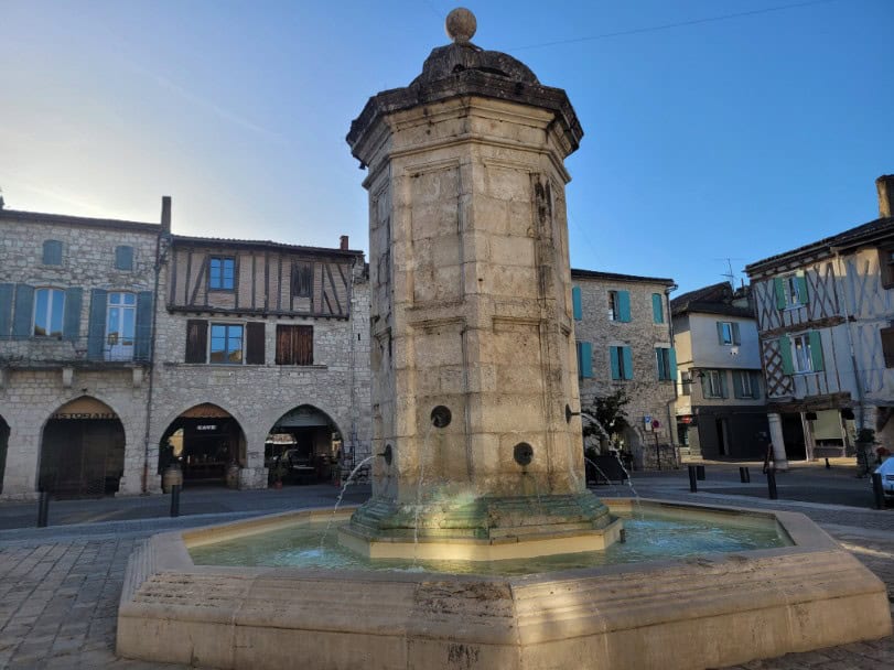 Springbrunnen Place Gambetta Eymet