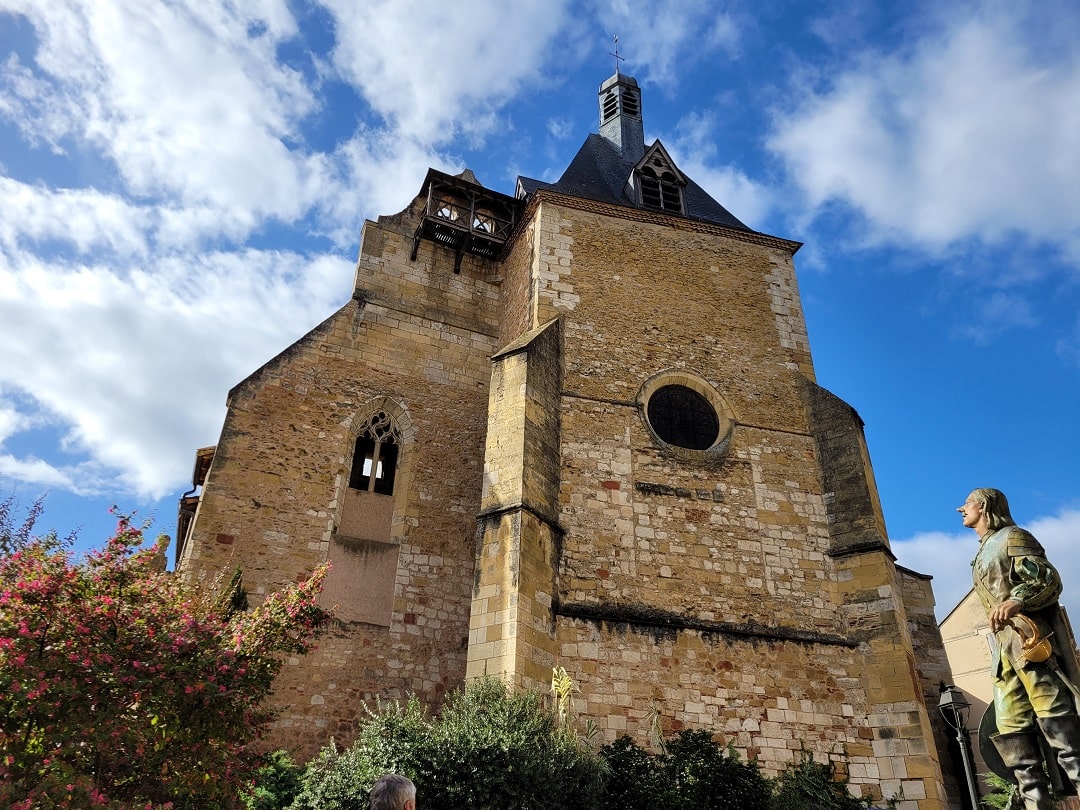 Cyrano de Bergerac und Eglise St. Jacques