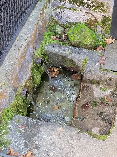 Trinkwasserquelle in Cause de Clerans
