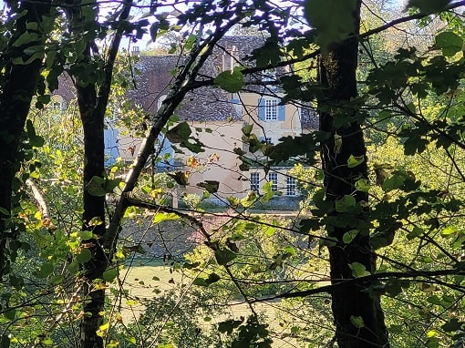 Versteckter Blick auf Chateau Garraube