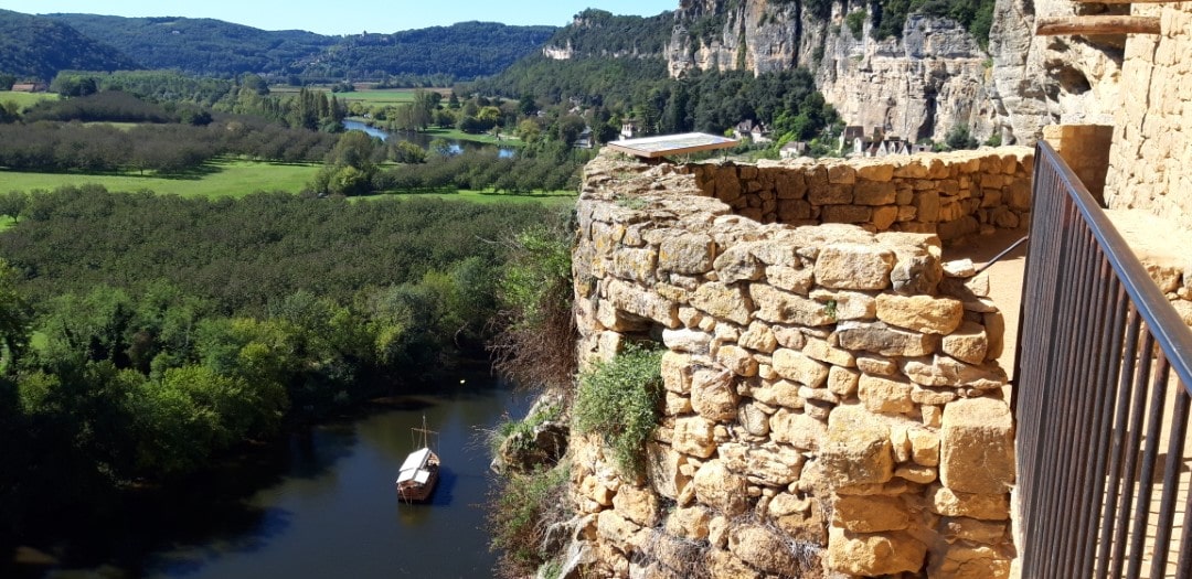 verteidigungsmauer-fort-roque-gageac aussicht-fort-roque-gageac