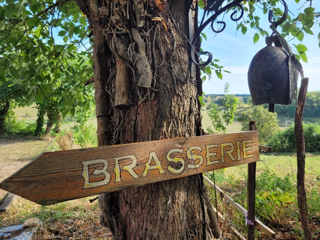 Willkommensschild Bierbrauerei L'Effrontad im Périgord