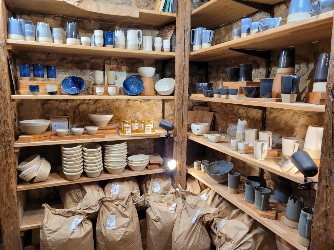 produktauswahl-terre-et-farine Keramikprodukte von Terre et Farine und ihr Bio-Mehl, das aus Naussannes stammt